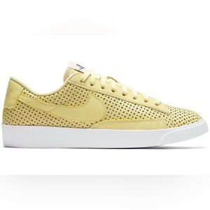 Nike Blazer Low Lemon Wash Women’s Size 9